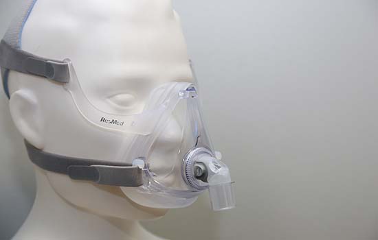 mannequin with sedation mask
